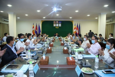 ឯកឧត្តម អុិត សំហេង ដឹកនាំកិច្ចប្រជុំត្រួតពិនិត្យលើផលប៉ះពាល់នៃ ជំងឺកូវីដ១៩ លើវិស័យការងារ និងបណ្តុះបណ្តាលវិជ្ជាជីវៈ
