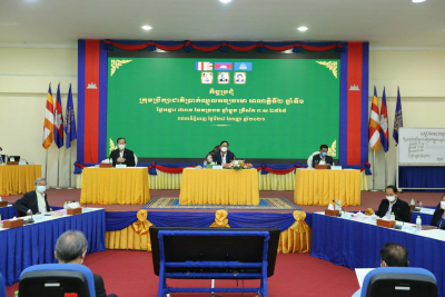 រាជរដ្ឋាភិបាល ប្រកាសដំឡើងប្រាក់ឈ្នួលដល់កម្មករនិយោជិត ផ្នែកវាយនភណ្ឌ កាត់ដេរ ផលិតស្បែកជើង និងផលិតផលិតផលធ្វើដំណើរនិងកាបូបចំនួន២ដុល្លារថែមទៀត សម្រាប់ឆ្នាំ២០២២ ដែលធ្វើឱ្យប្រាក់ឈ្នួលទាបបំផុតឡើងដល់១៩៤ដុល្លារ