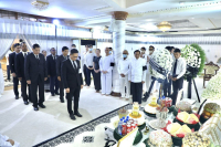 ឯកឧត្តម ម៉ន គ្រីយ៉ា រដ្ឋលេខាធិការ តំណាងដ៏ខ្ពង់ខ្ពស់ឯកឧត្តមរដ្ឋមន្ត្រីក្រសួងការងារ និងបណ្តុះបណ្តាលវិជ្ជាជីវៈ បានដឹកនាំគណៈប្រតិភូក្រសួង អញ្ជើញចូលគោរពវិញ្ញាណក្ខន្ធសព លោកជំទាវធម្មសទ្ធាភិរ័ក្ខសិរីវិសុទ្ធិរតន៍ អគ្គមហាឧបាសិកាពុទ្ធសាសនូបត្ថម្ភក៍ យស់ ស៊ីមន