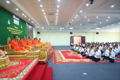 ក្រសួងការងារ និងបណ្តុះបណ្តាលវិជ្ជាជីវៈ រៀបចំពិធីសូត្រមន្តចម្រើនព្រះបរិត្ត ប្រោះព្រំលើករាសី នាំសិរីសួស្តីនៅឆ្នាំថ្មីប្រពៃណីជាតិខ្មែរ