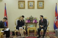 ជំនួបពិភាក្សាការងារជាមួយលោកស្រី Zenda Ofir តំណាងរបស់អង្គការអន្តរជាតិខាងការងារ ILO