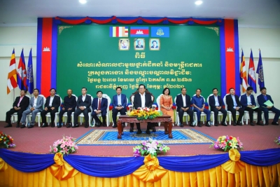 រដ្ឋមន្ត្រីការងារបញ្ជាទៅមន្ត្រីចុះពិនិត្យចរន្តទីផ្សារការងារ ដើម្បីរើសកម្លាំងពលកម្មនៅកន្លែងសល់ទៅបំពេញនៅកន្លែងខ្វះតម្រូវការ