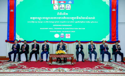 ក្រសួងការងារ និងបណ្តុះបណ្តាលវិជ្ជាជីវៈ បើកវគ្គបណ្តុះបណ្តាលលើជំនាញផ្នែកកំបោរក្នុងវិស័យសំណង់