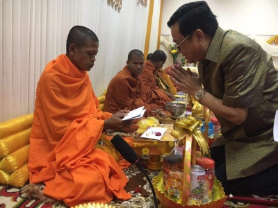 ពិធីបុណ្យផ្កាសាមគ្គី ដើម្បីប្រមូលបច្ច័យសាងសង់សាលាបឋមសិក្សាកំពង់ស្វាយកើត