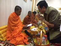 ពិធីបុណ្យផ្កាសាមគ្គី ដើម្បីប្រមូលបច្ច័យសាងសង់សាលាបឋមសិក្សាកំពង់ស្វាយកើត