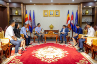 រដ្ឋមន្ត្រីក្រសួងការងារ គាំទ្រក្រុមហ៊ុនចិនធំមួយស្វែងរកកម្លាំងពលកម្មជាង ៦ពាន់នាក់សម្រាប់បំពេញតម្រូវការវិនិយោគថ្មី