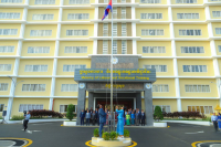 ថ្នាក់ដឹកនាំ និងមន្ត្រីរាជការនៃក្រសួងការងារ និងបណ្តុះបណ្តាលវិជ្ជាជីវៈ បានចូលរួមគោរពទង់ជាតិ នៃព្រះរាជាណាចក្រកម្ពុជា និងច្រៀងបទពង្សាវតារខ្មែរ