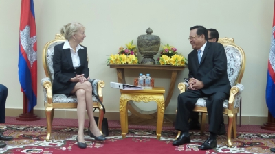ឯកឧត្តម​បណ្ឌិត​ អ៊ិត សំហេង អញ្ជើញ​ទទួល​ជួប​សំដែង​ការគួរសម​ជាមួយលោក​ស្រី​ Sandra Polaski